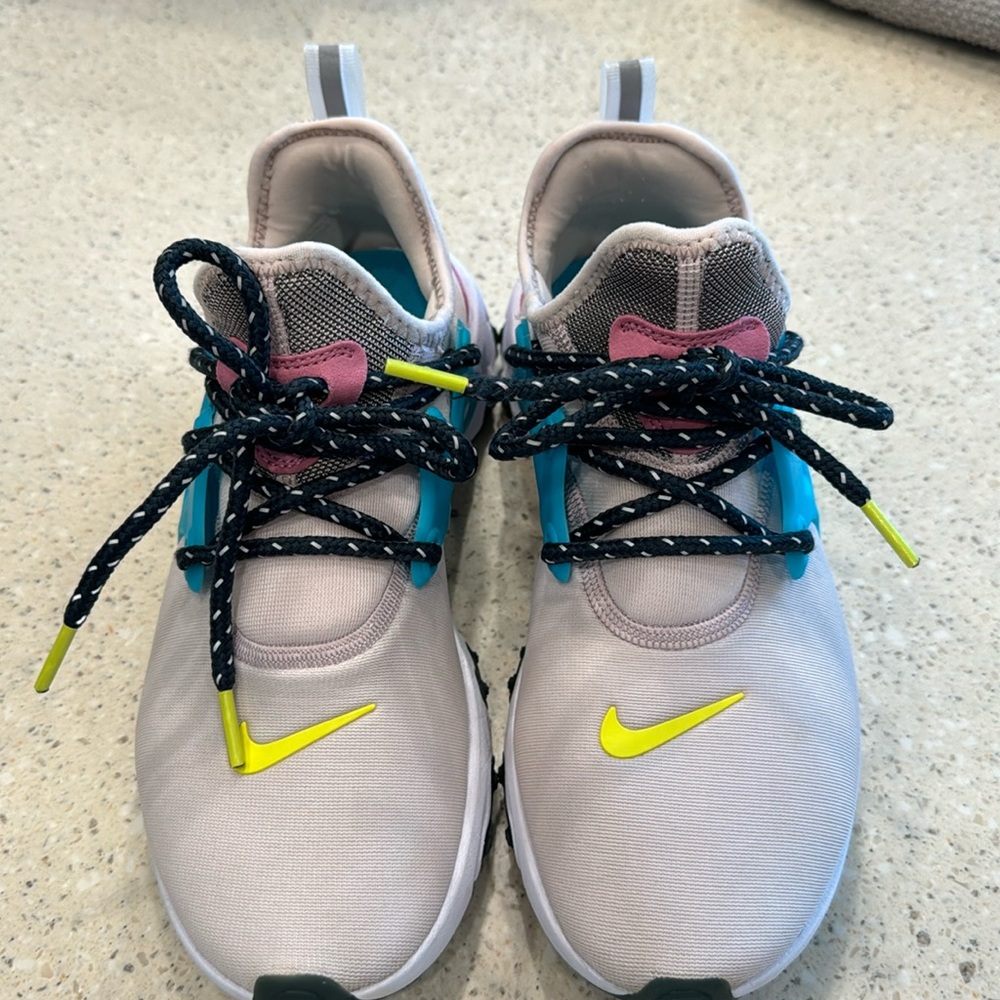 nike woman’s presto reacts